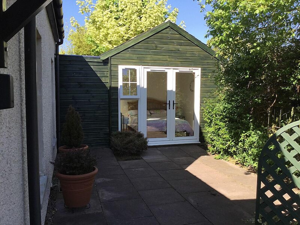 Inverness Apartments - New Cottage