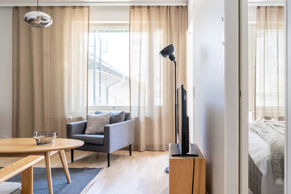 Stylish 1br with balcony in new building view 4