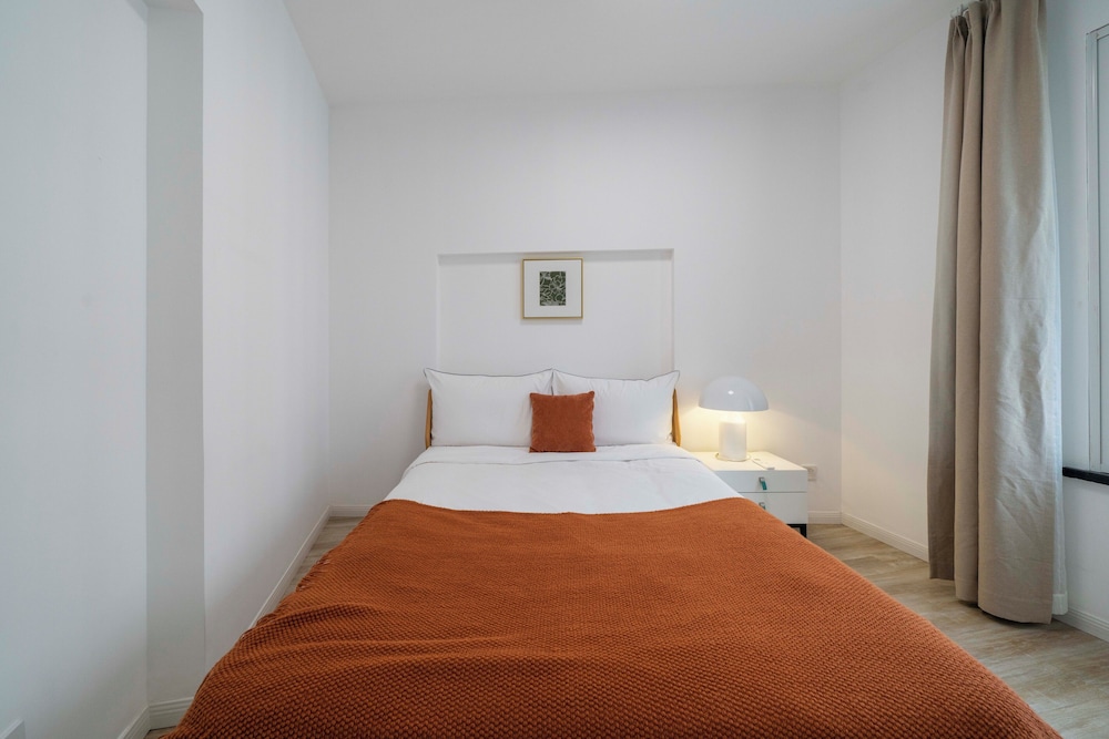 Tyms Luxury 4BR 2BA APT Garden