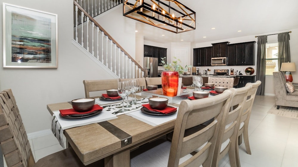 Solara Resort 5 Bedroom Private Pool + Spa Home 5 Home