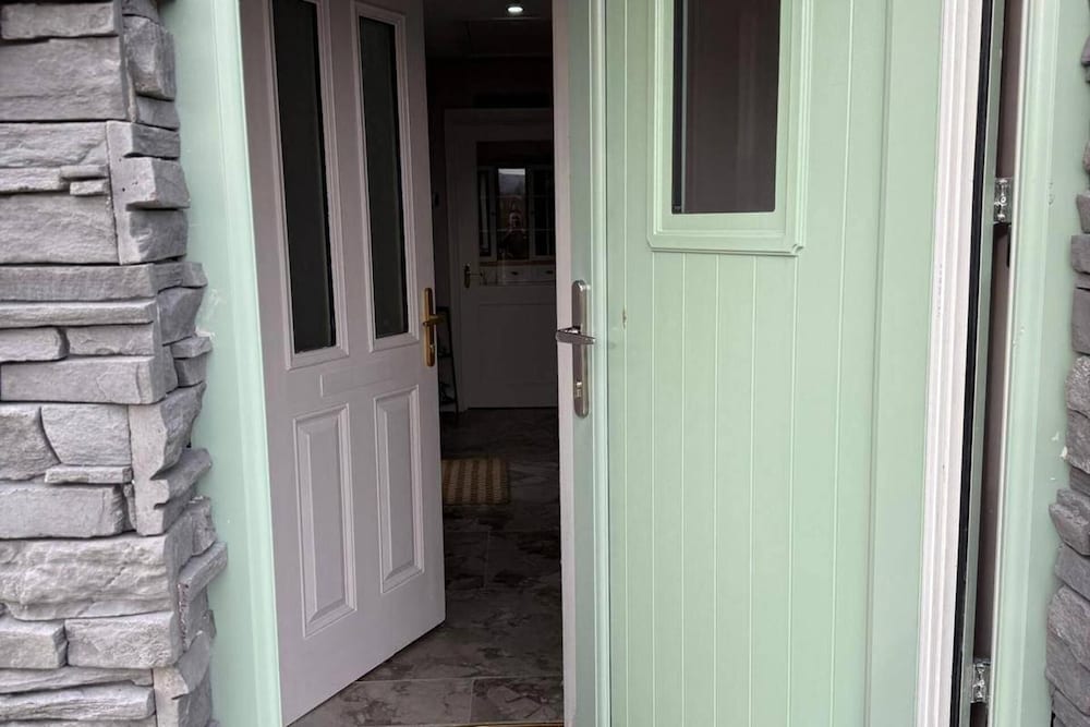 Cherry Chirp Cottage in County Fermanagha