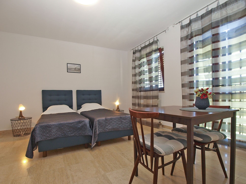 Apartments Grace 718