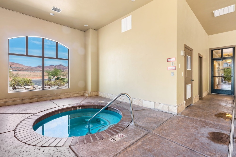 Cliff Side Retreat 2 Bedroom Condo