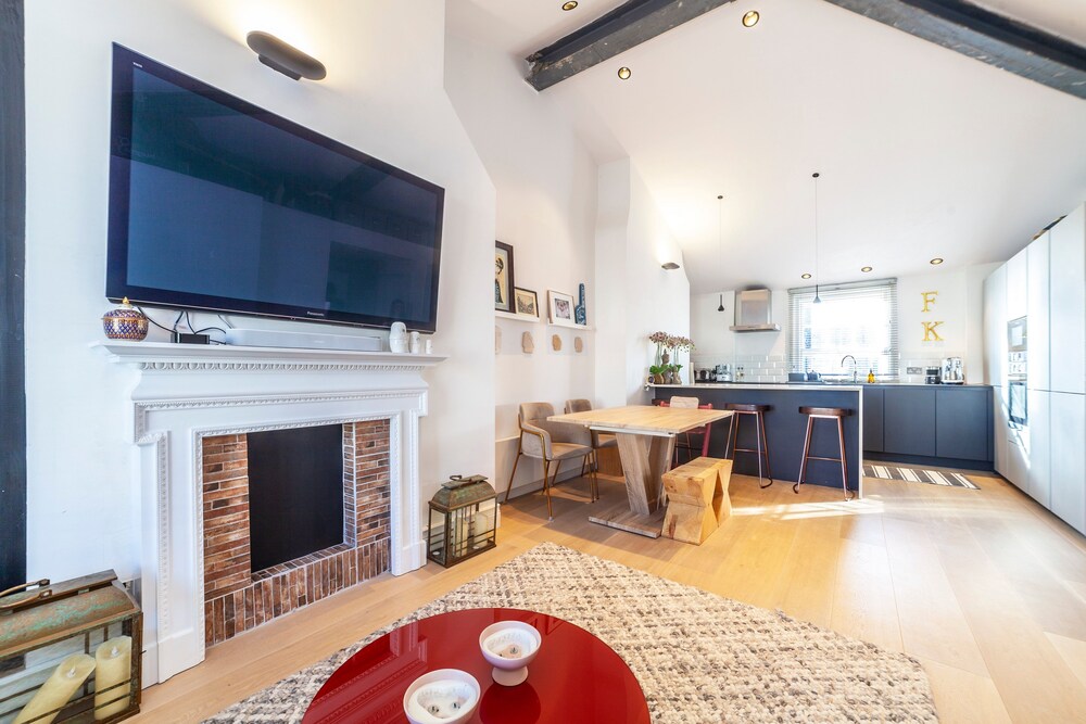 Lovely 2 Bedroom Flat In The Heart Of Chelsea