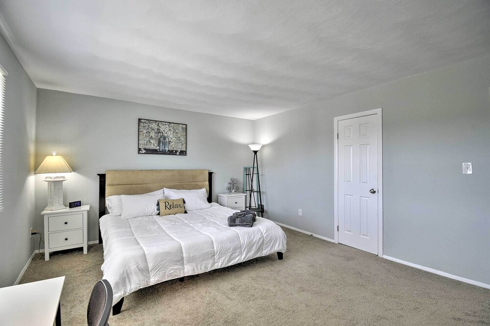 Sunny Norfolk Duplex - Walk to Lake & Beach! view 2