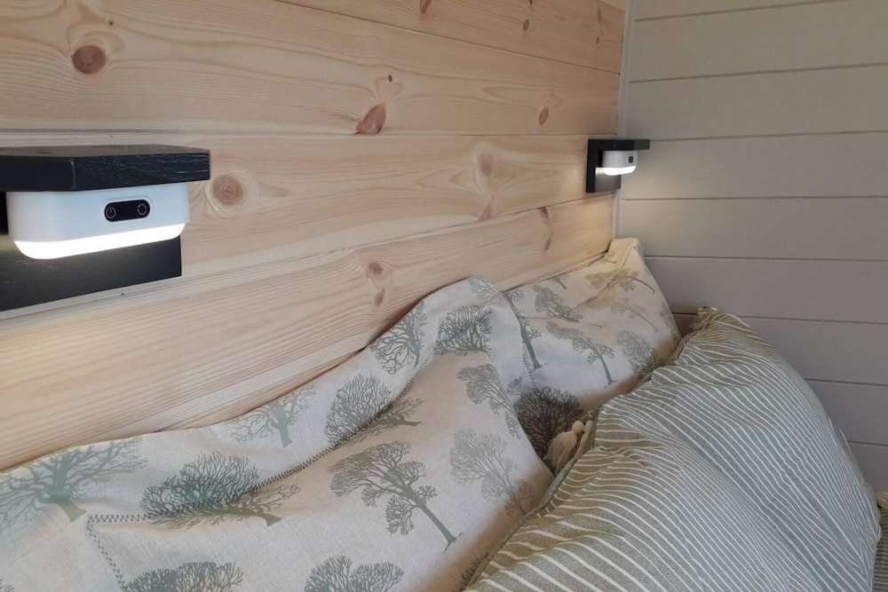 Hornbeam Eco Cabin - Sleeps 2 - Valley View view 2