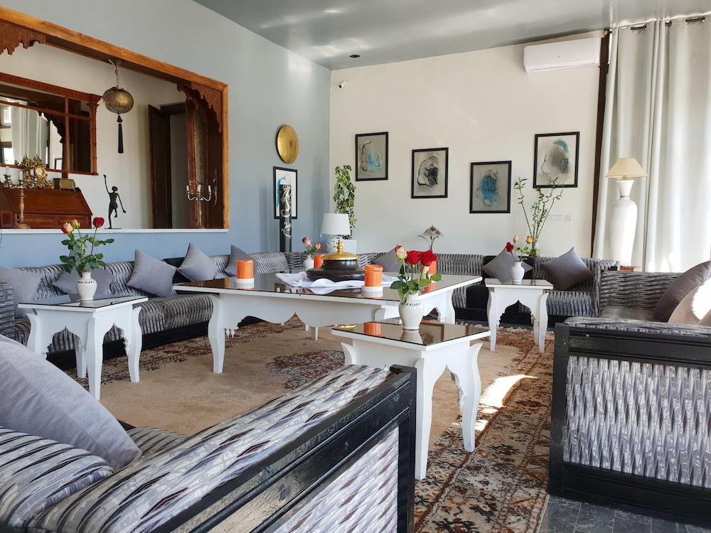 lounge