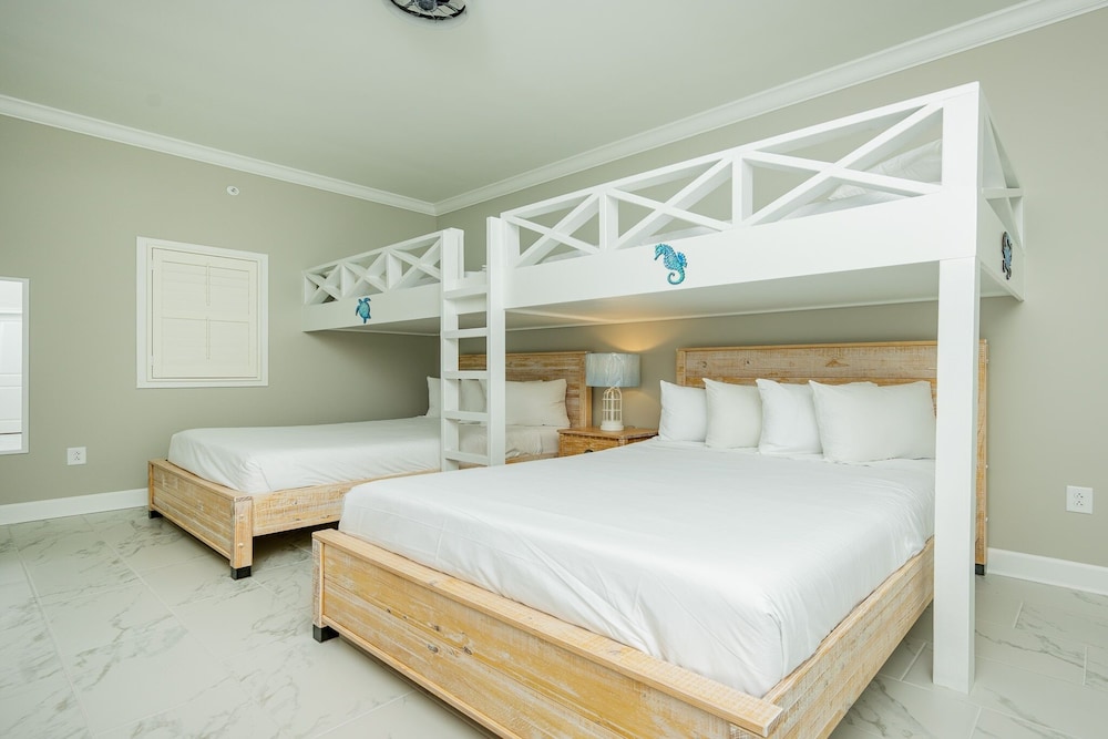 Phoenix Gulf Shores Ii 1902 3 Bedroom Condo