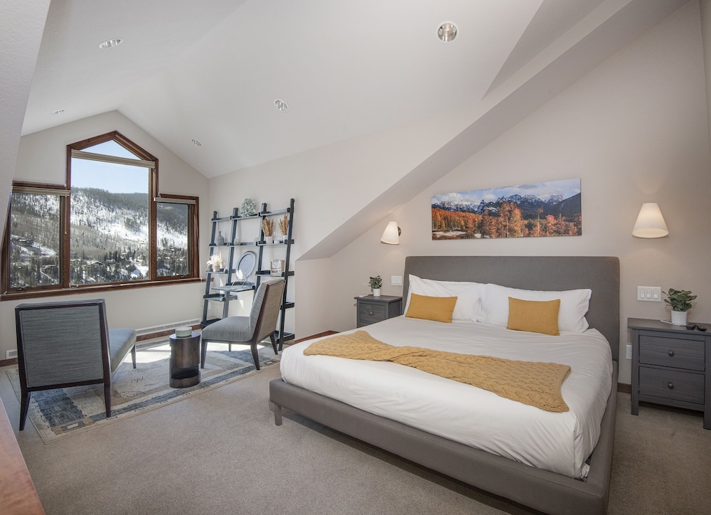 Vail Point #7 4 Bedroom Townhouse by RedAwning view 5