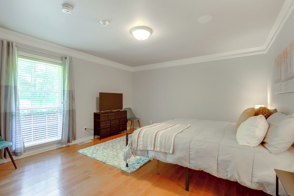 Ideal for Reunions & Retreats: Brooks Getaway!