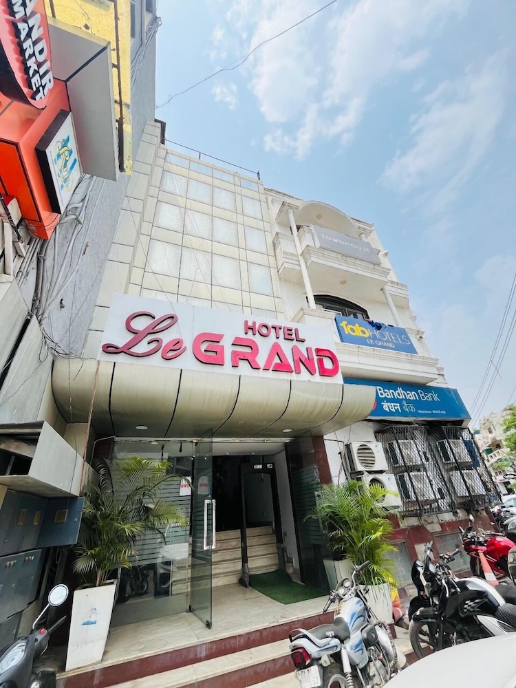 Roomshala Hotel Lee Grand