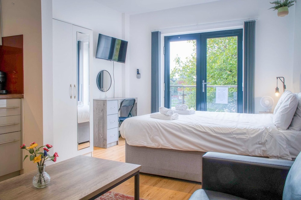 Princess Lofts 3 - 1 Bedroom Studio - Swansea