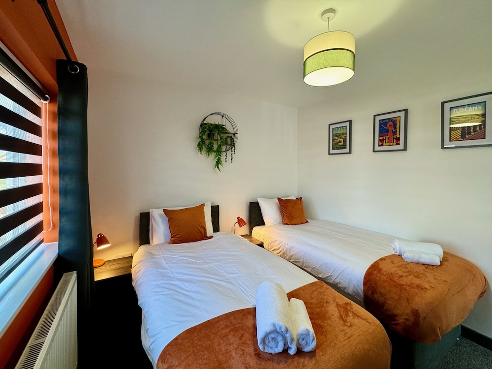 Sandringham House Serene Escape Cottage view 5