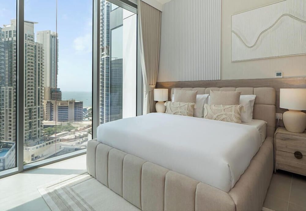 Experience 2BR Luxury Living  LIV Marina