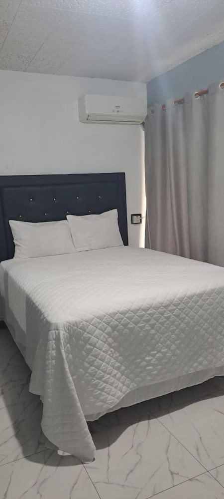 Inviting 1-bed Apartment in Ocho Rios
