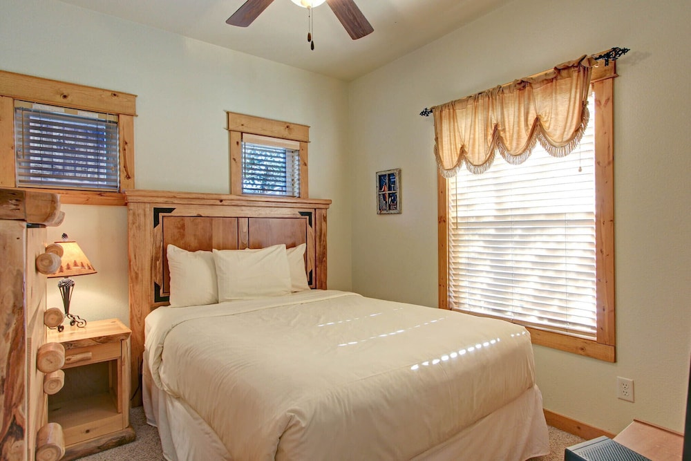 Mount Enentah 37 2 Bedroom Condo by RedAwning view 4