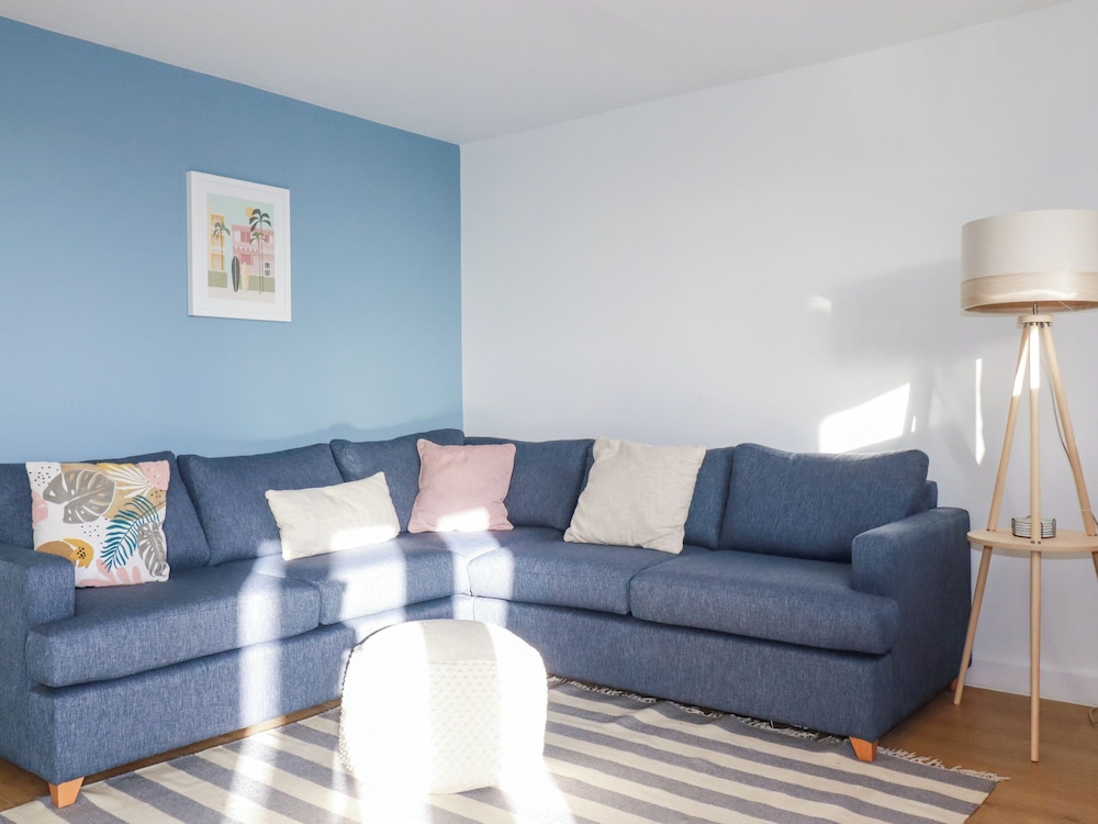 Apartment 6
