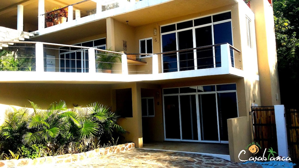 Hotel Casablanca Guest House - Image 1