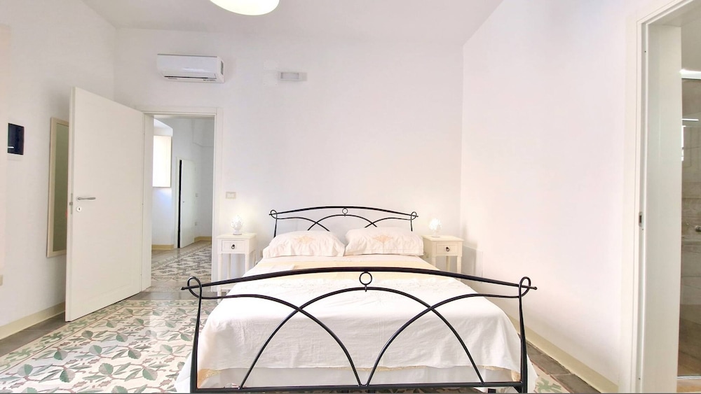 Dimora Maniscalco With Star Vault Ceilings in Matino 2 Bedrooms