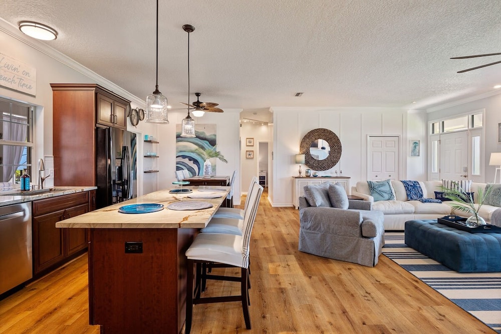 Beach Cottage 3 Bed 2 Bath Heated Pool Free Golf Cart Bring Your Boat RV Private 1AC lot