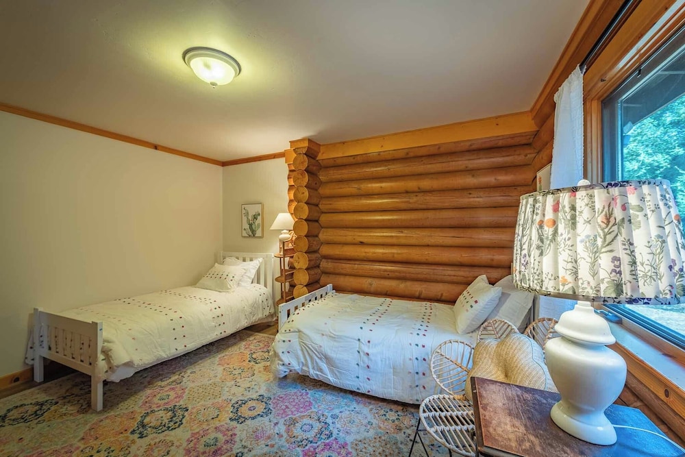 Oakwood Lodge