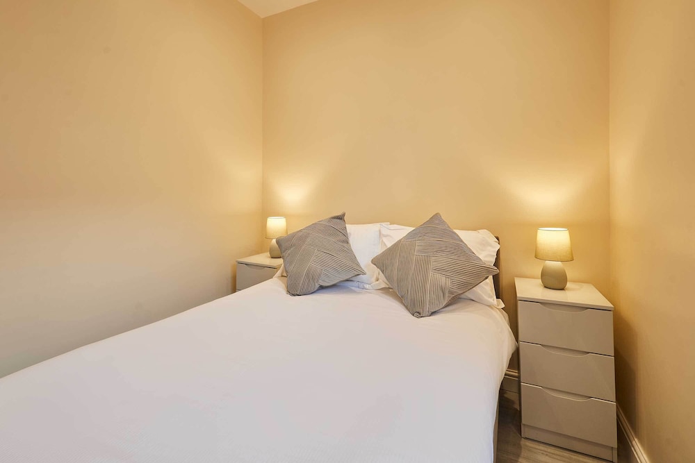 Host Stay Ross View First Floor Apartment