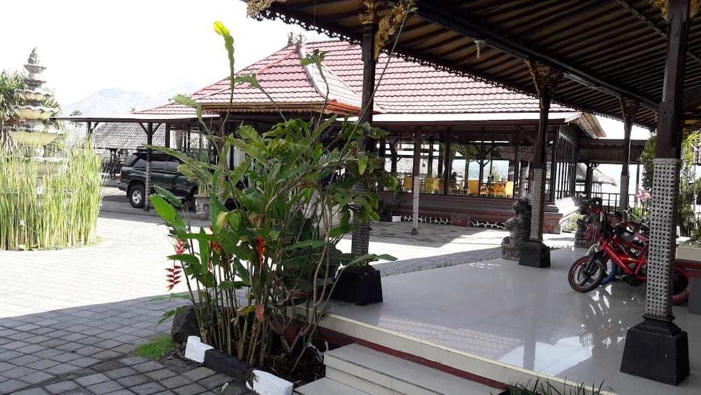 Batur Lakeside Huts