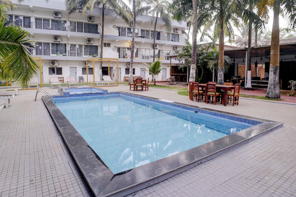Fabhotel Bay Breeze