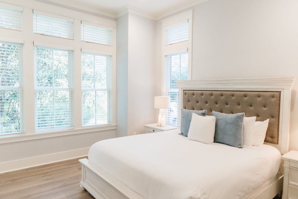 30A Hideaway by Avantstay Walk to Beach 2 Pools