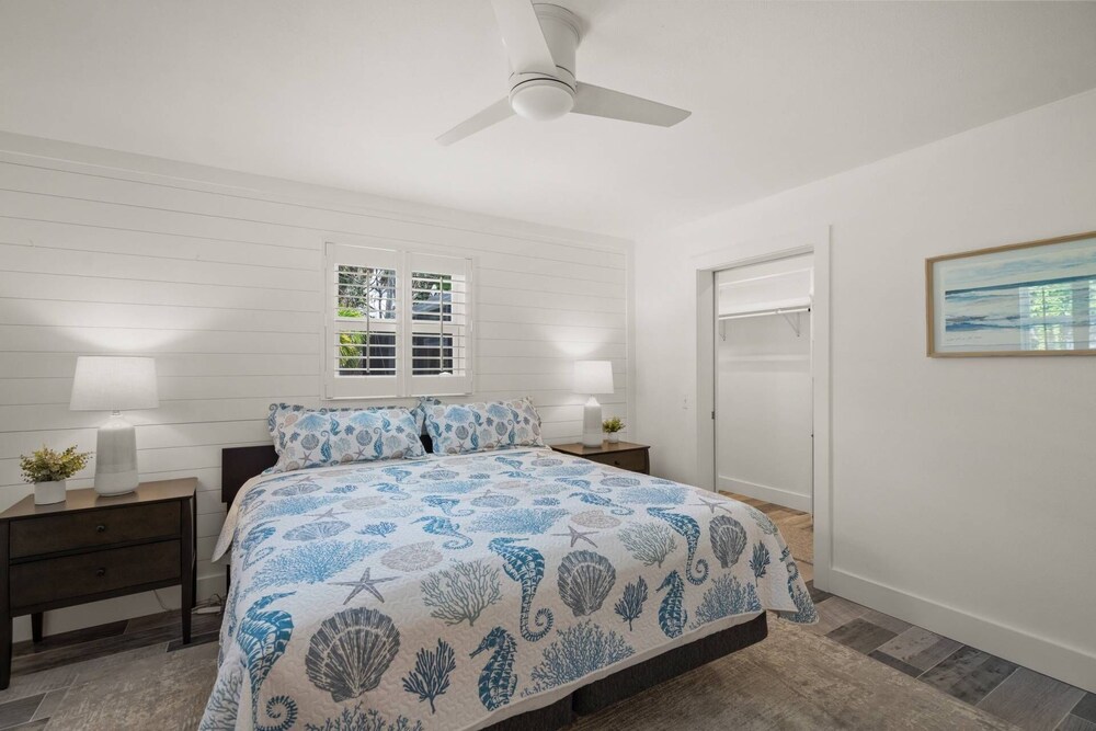 Dockside Getaway on Avenida
