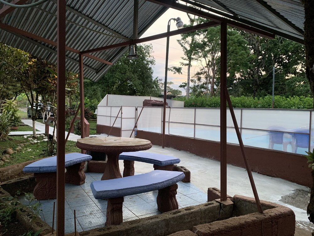 Photo 10