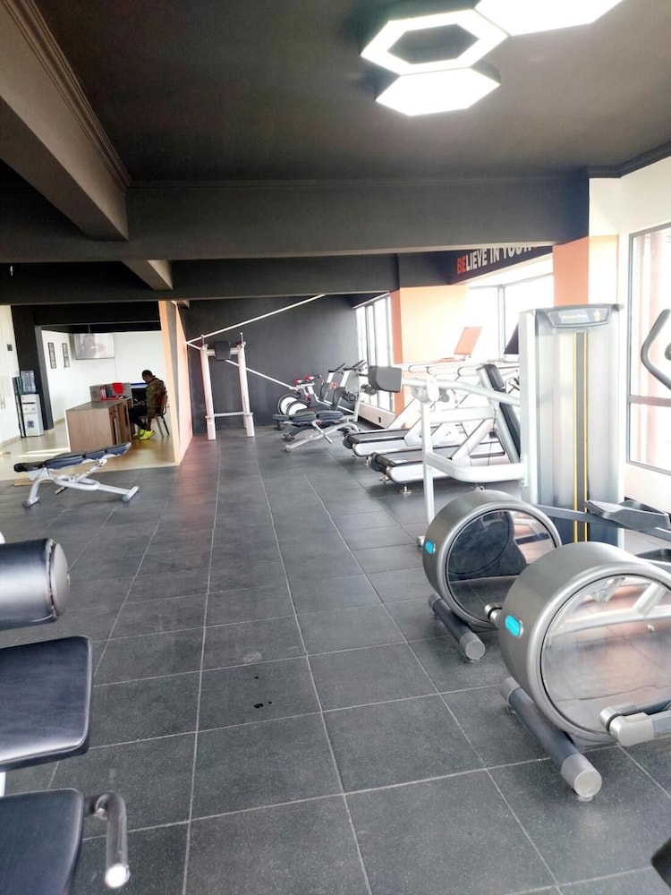 Luxurious Nairobi Condo With Rooftop Pool & Gym