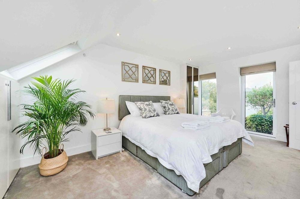 Luxury 3-bed Apartment in Central London