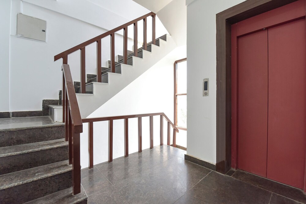 Fabhotel Aayat Home Stay