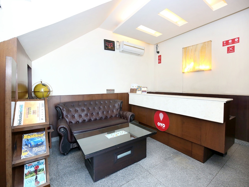 OYO 12989 White Diamond Hotel