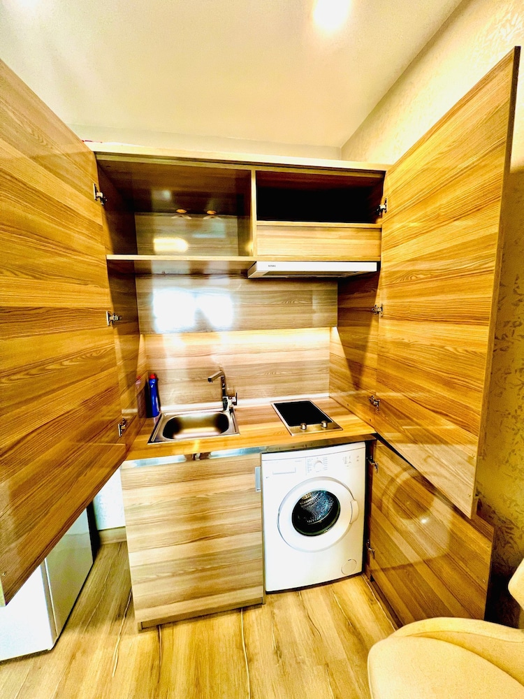 MODERN APARTMENT