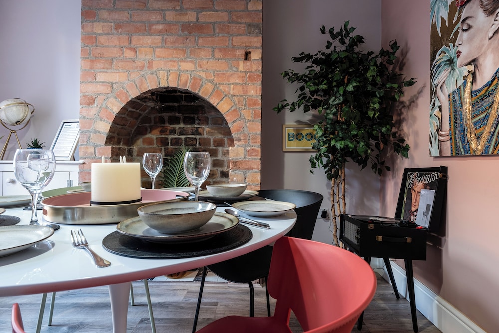 Lowell Street - Cosy 2 BD in Worcester