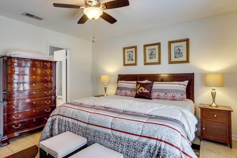 4 Mi to St Simons Beach: Home w/ Furnished Deck