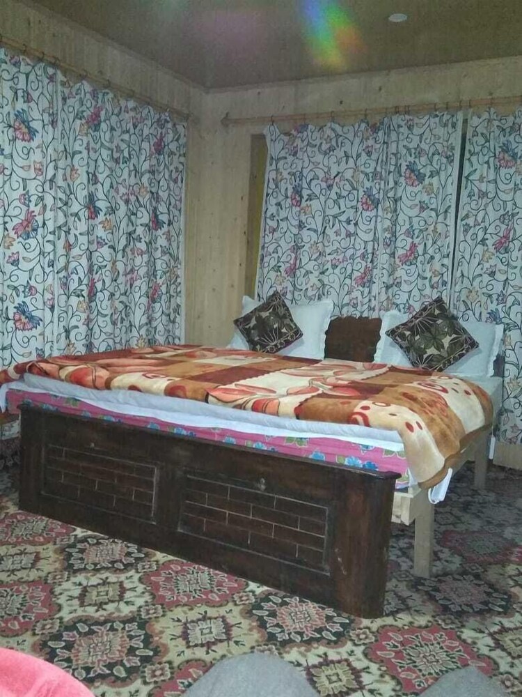 Hotel Bright Palace