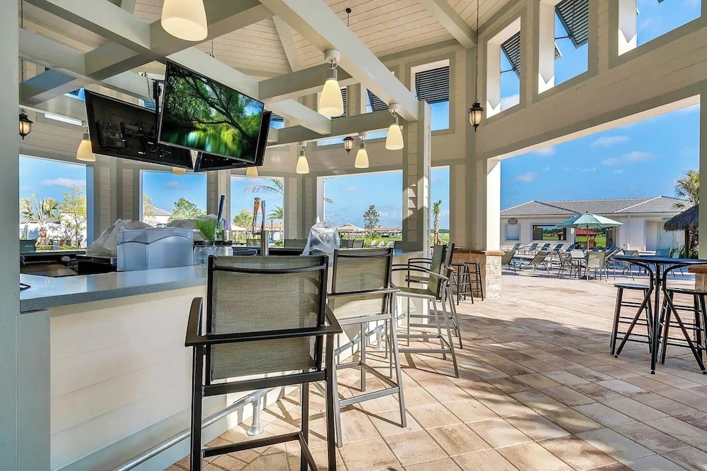 Serenity Lakeview Retreat Stunning Water Views, No Rear Neighbors, Private Pool, Game Room & Star Wars Cinema