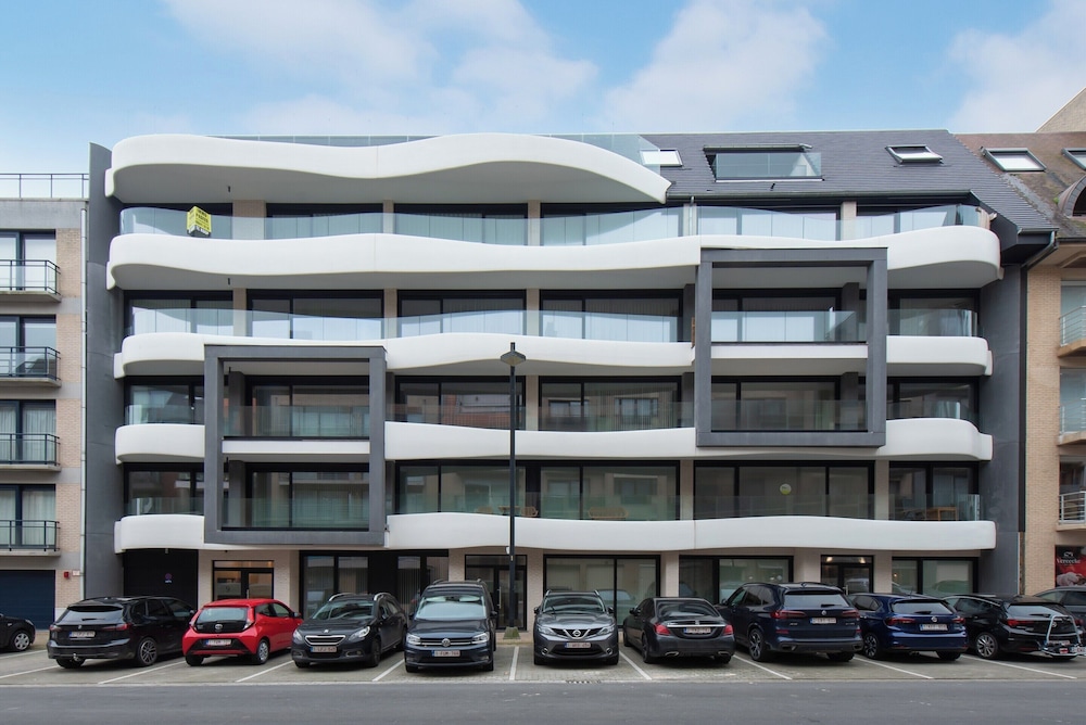 Newly-built Apartment by the sea