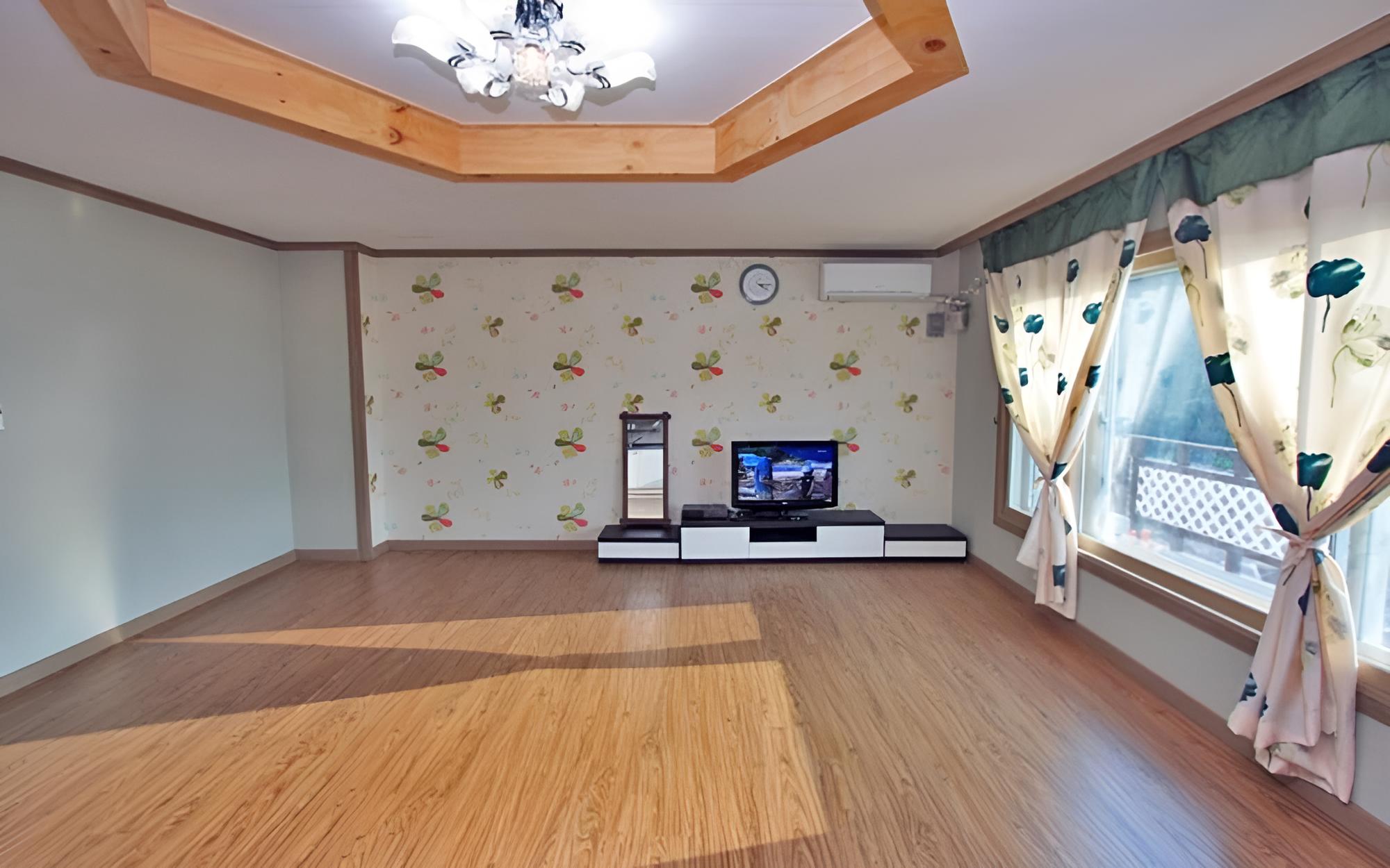 Photo 24
