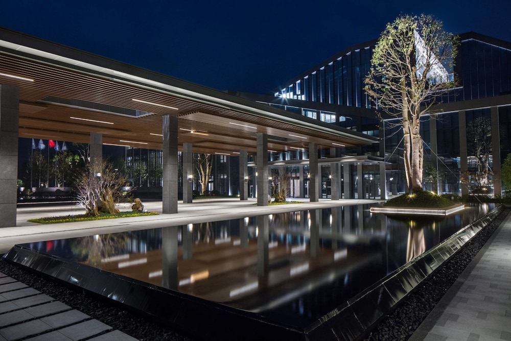 Hilton Ningbo Dongqian Lake