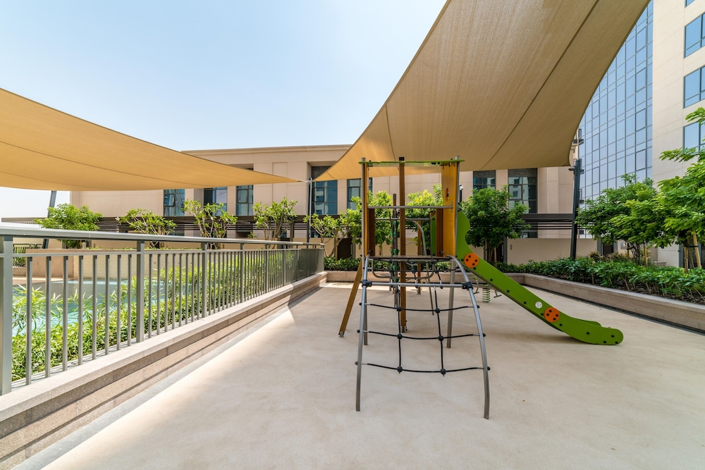Lux BnB Dubai Creek Residences