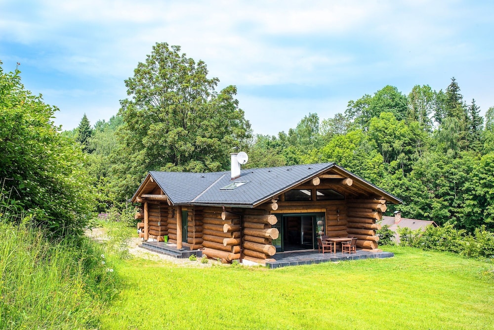 Villa in Lomnice nad Popelkou