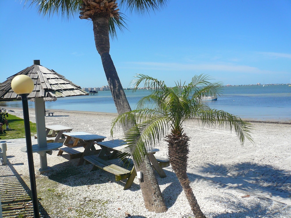 Bermuda Bay by Affordable Beach Condos