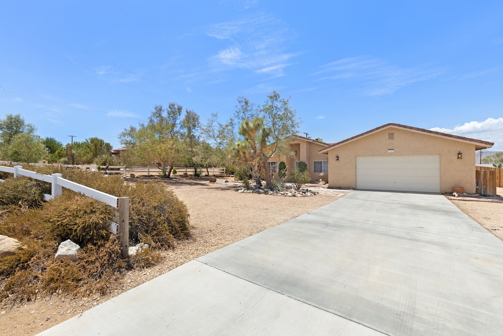 Euphorbia House - Fire Pit, Ping Pong, Tether Ball & Dark Skies 3 Bedroom Home by RedAwning view 4