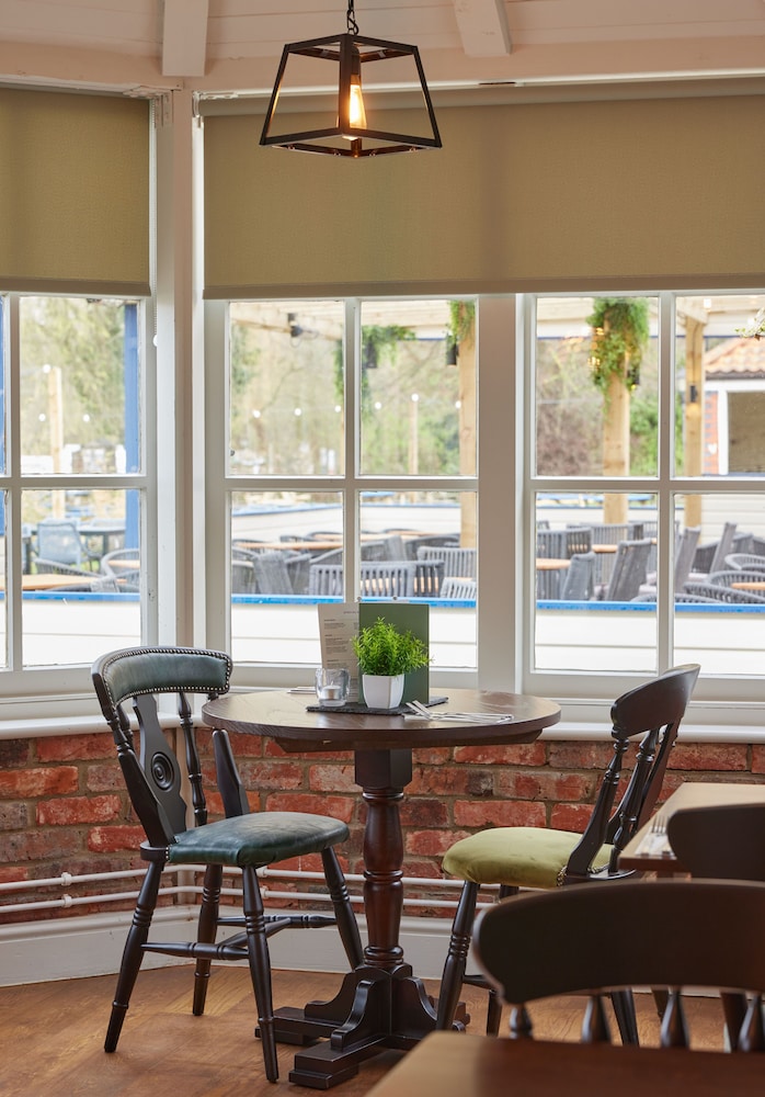Kings Head Hotel by Greene King Inns