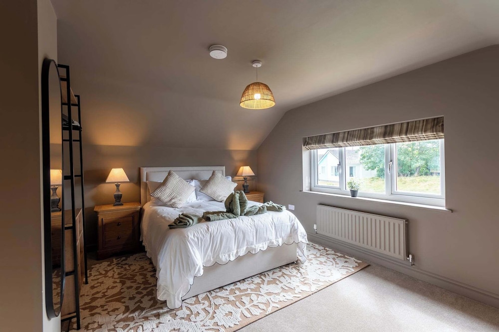 4 Bed Holiday Home by Guestz