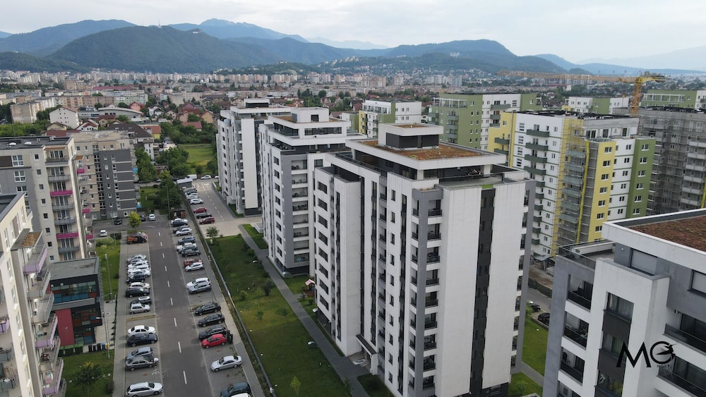 MoHost Valcom - Luxury Skyline Penthouse